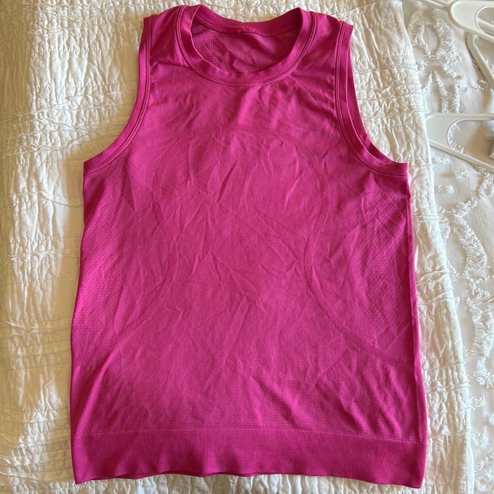 Swiftly Breathe Relaxed-Fit Muscle Tank Top